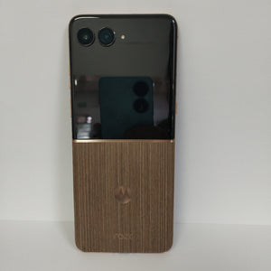 CELULAR MOTOROLA RAZR 60 ULTRA XT2551-6 (2025) 1 TB 16 GB RAM (SEMINUEVO)