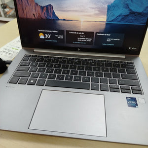 LAPTOP HP ZBOOK FIREFLY 14 G10 (2024) 256 GB SSD 16 GB RAM (SEMINUEVO)