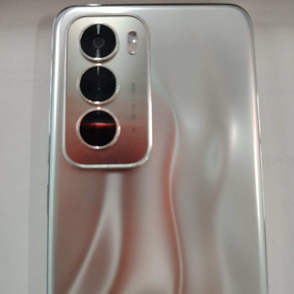 CELULAR OPPO RENO12 5G CPH2625 (2024) 512 GB 12 GB RAM (SEMINUEVO)