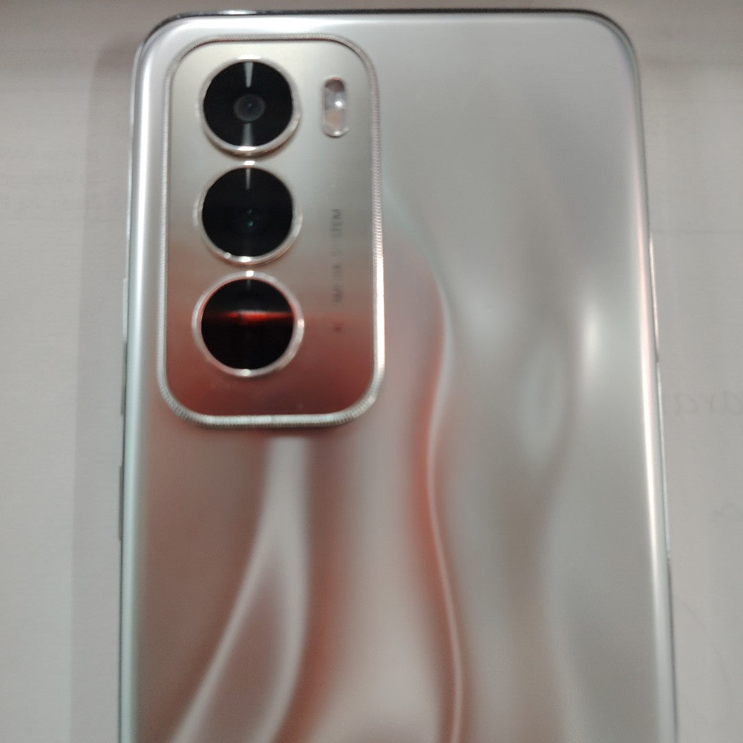 CELULAR OPPO RENO12 5G CPH2625 (2024) 512 GB 12 GB RAM (SEMINUEVO)