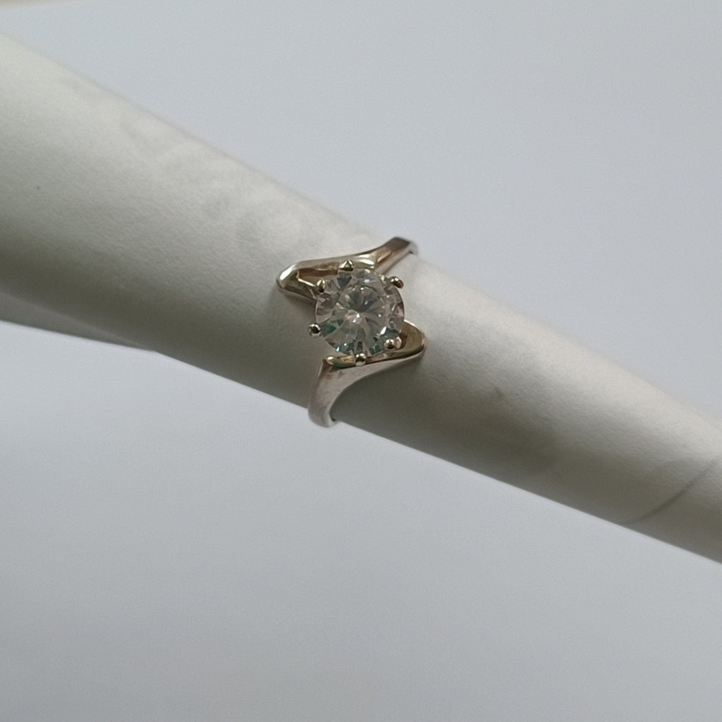 ANILLITO, SOLITARIO PLATA 2.4 GRMS (SEMINUEVO)