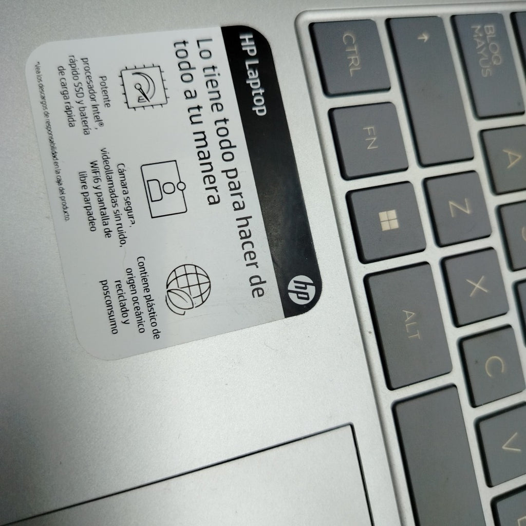 LAPTOP HP 14-EP0000LA (2023) 256 GB SSD 8 GB RAM (SEMINUEVO)