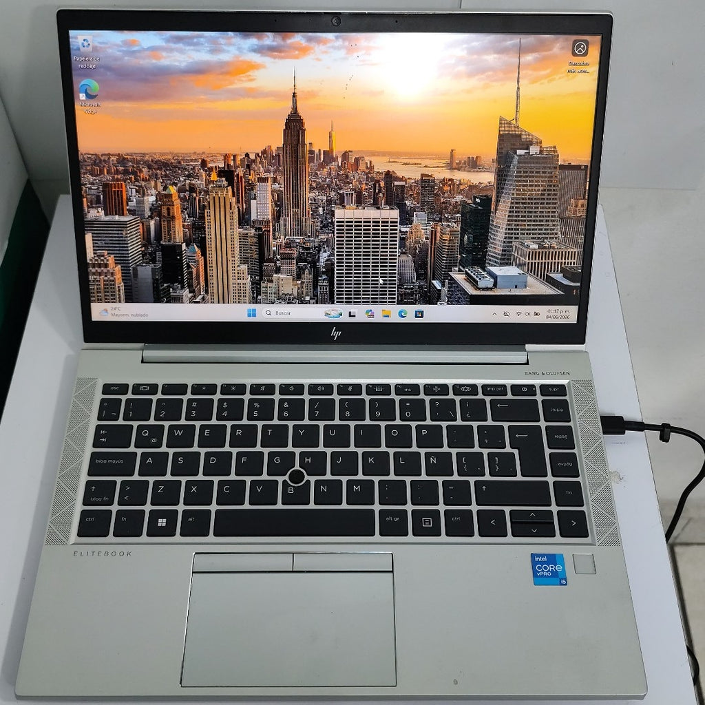 LAPTOP HP ELITEBOOK 840 G8 (2023) 256 GB SSD 16 GB RAM (SEMINUEVO)