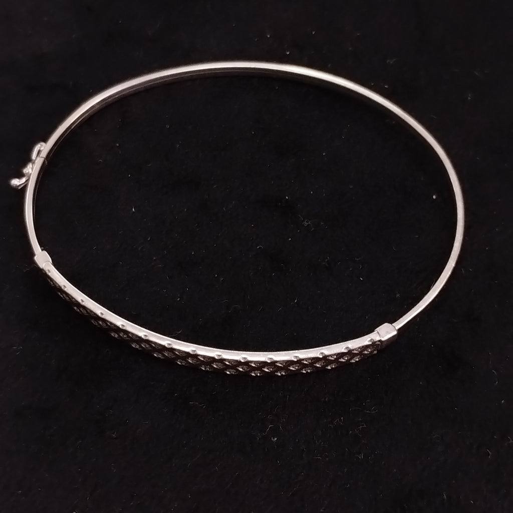 PULSERA RIGIDA ORO BLANCO 10 K 4,20 GRMS (SEMINUEVO)