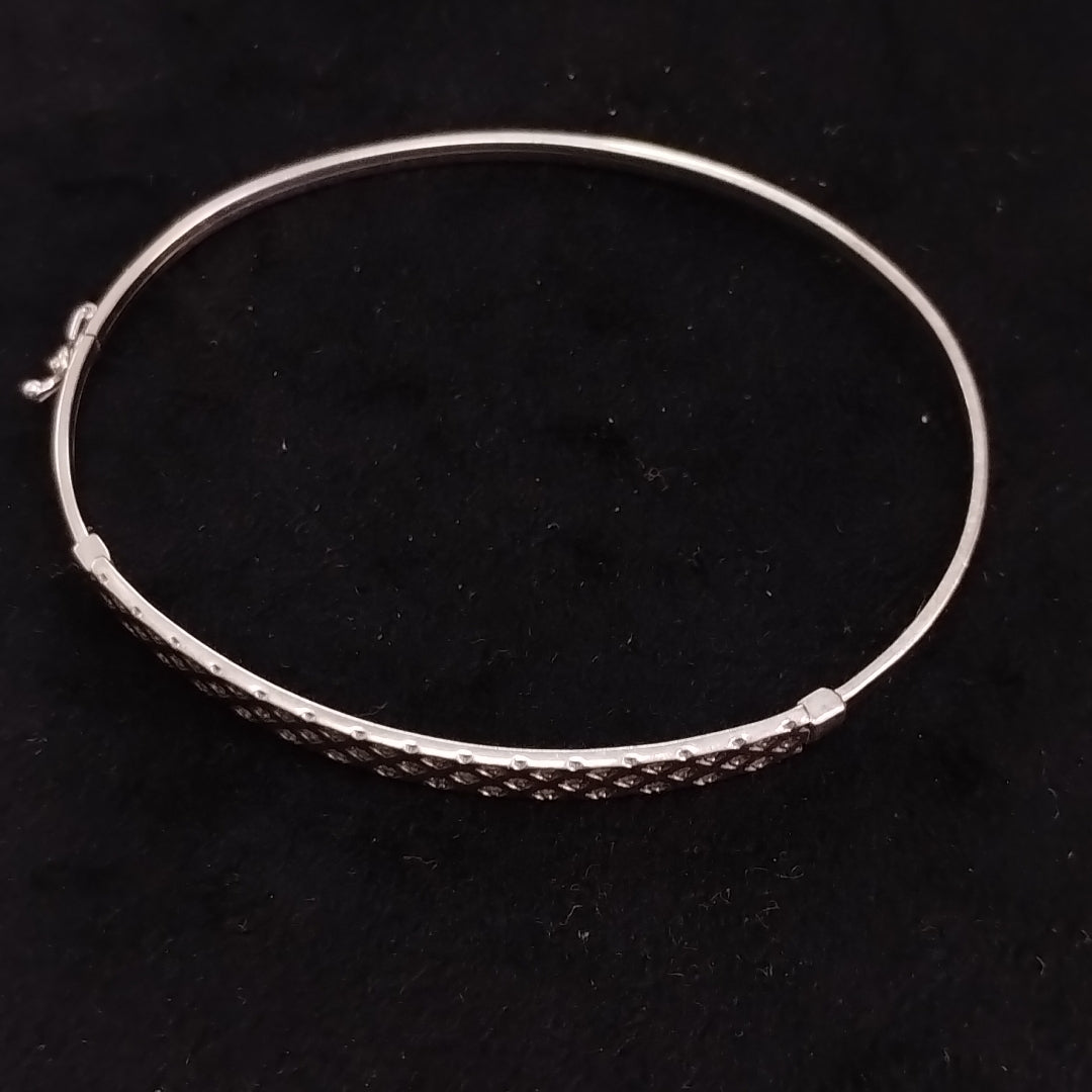 PULSERA RIGIDA ORO BLANCO 10 K 4,20 GRMS (SEMINUEVO)