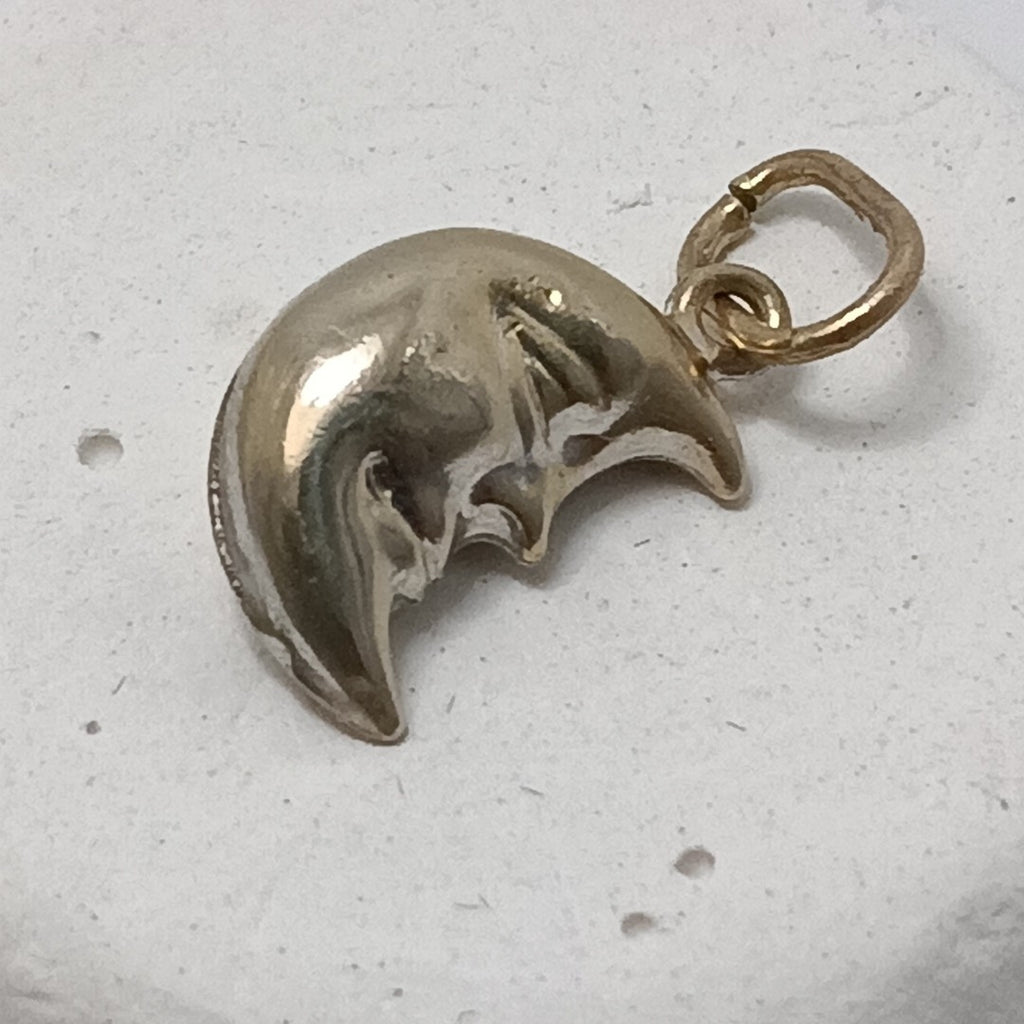 DIJE ORO BLANCO 10 K 0.7 GRMS (SEMINUEVO)