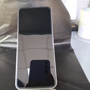 CELULAR SAMSUNG GALAXY Z FLIP 6 SM-F741B (2024) 512 GB 12 GB RAM (SEMINUEVO)