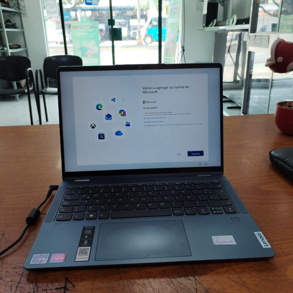 LAPTOP LENOVO IDEAPAD FLEX 5 14ABR8 (2 EN 1) (2023) 512 GB SSD 8 GB RAM (SEMINUEVO)