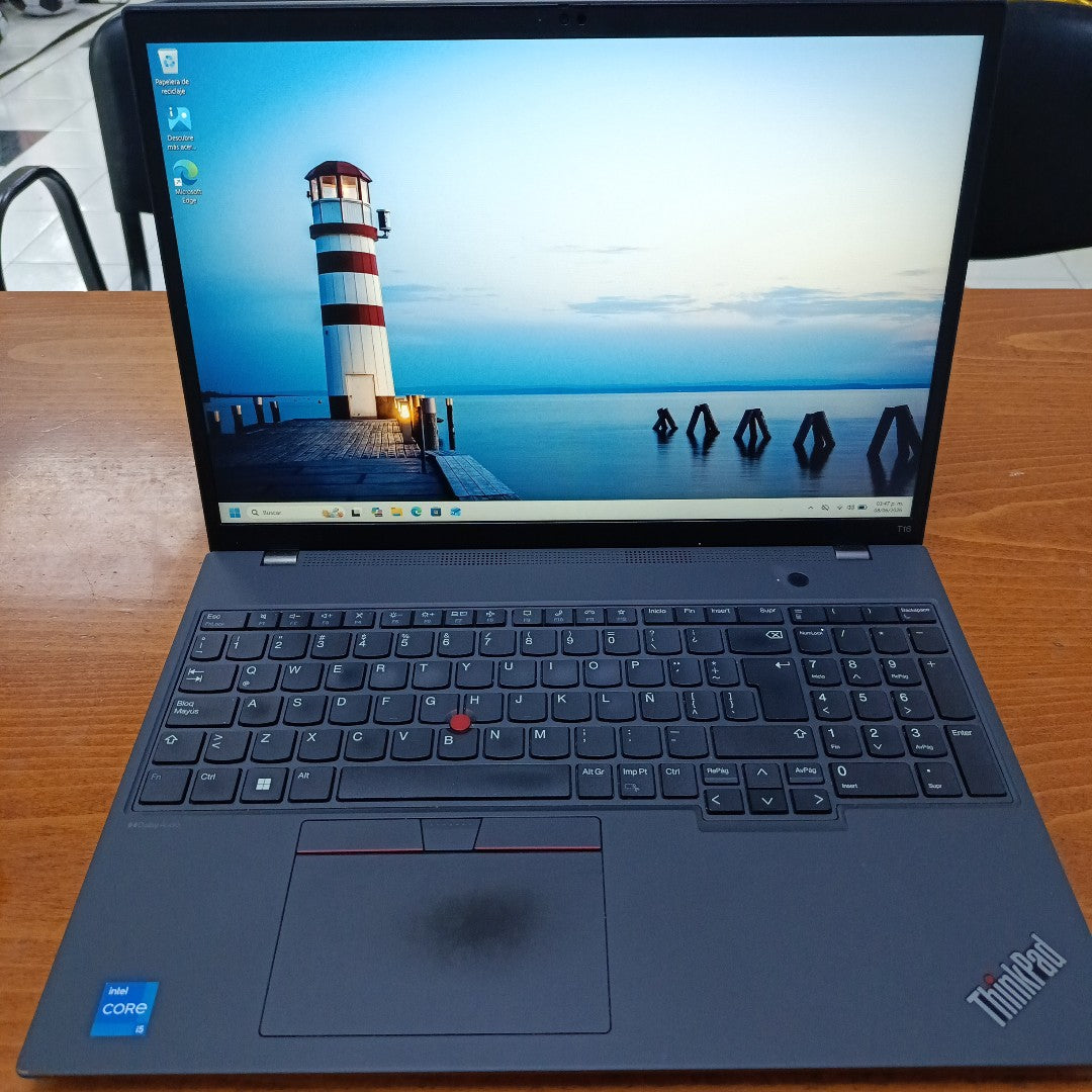 LAPTOP LENOVO THINKPAD T16 GEN 2 (2024) 512 GB SSD 16 GB RAM (SEMINUEVO)