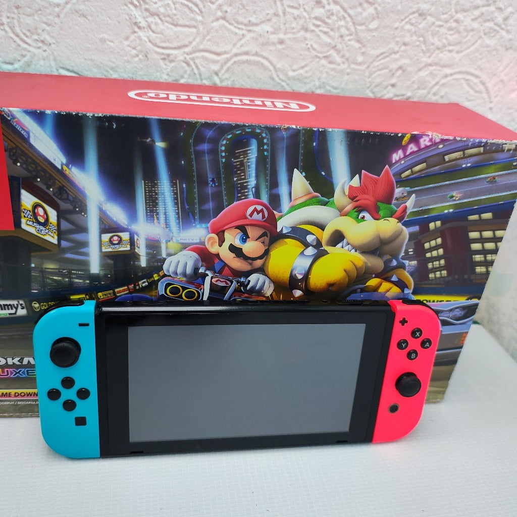 CONSOLA DE VIDEOJUEGO NINTENDO SWITCH 32 GB (SEMINUEVO)