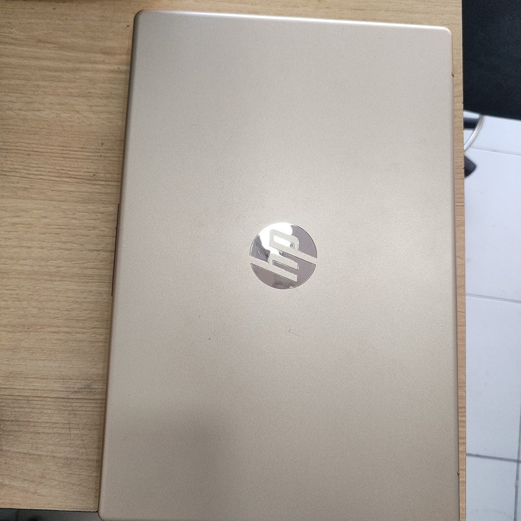 LAPTOP HP 14-EP0000LA (2023) 256 GB SSD 8 GB RAM (SEMINUEVO)