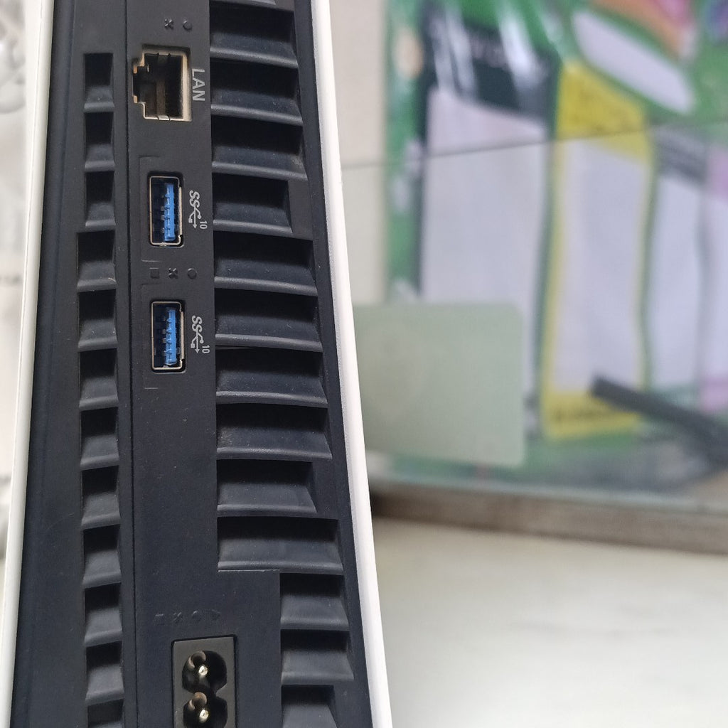 CONSOLA DE VIDEOJUEGO SONY PS5 825 SSD (SEMINUEVO)