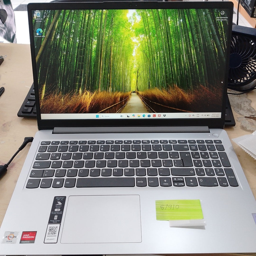 LAPTOP LENOVO IDEAPAD 1 15AMN7 (2023) 256 GB SSD 8 GB RAM (SEMINUEVO)
