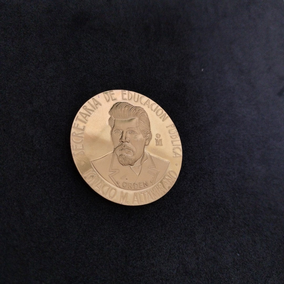 MEDALLA CONMEMORATIVA ORO 21 K 41,90 GRMS (SEMINUEVO)