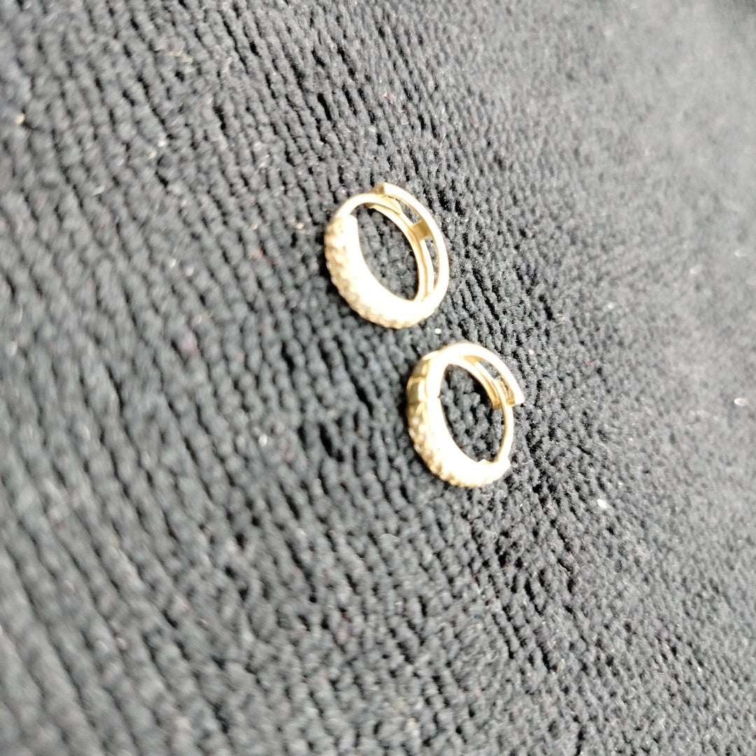 ARRACADAS PAR ORO 10 K 2 GRMS (SEMINUEVO)