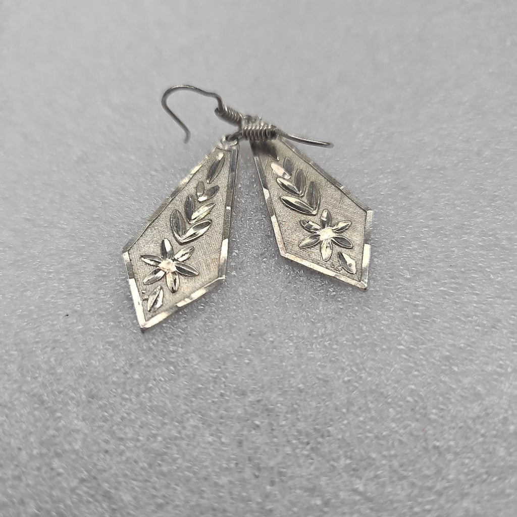 ARETES PAR PLATA 18.9 GRMS (SEMINUEVO)
