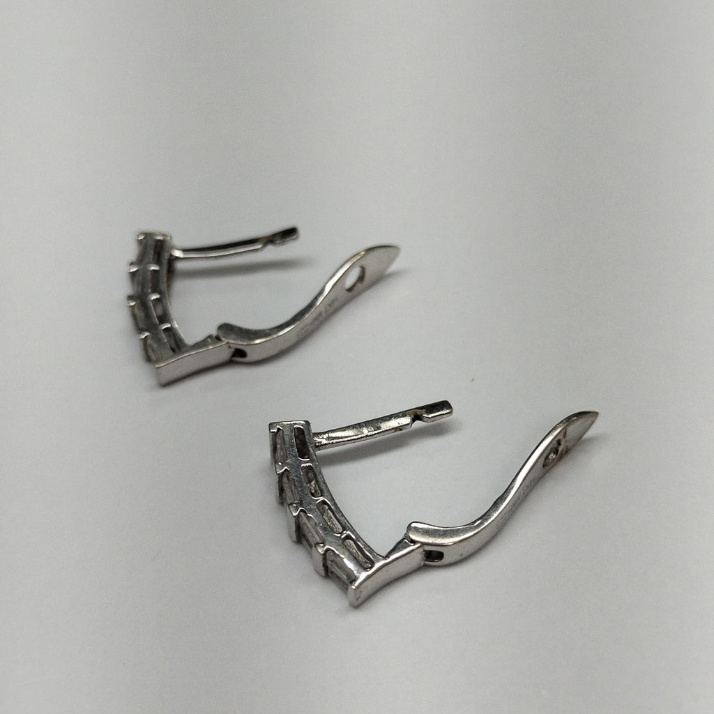 ARETES PAR ORO BLANCO 14 K 2.5 GRMS (SEMINUEVO)