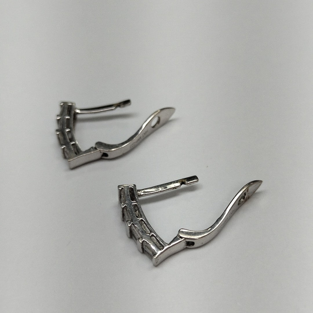 ARETES PAR ORO BLANCO 14 K 2.5 GRMS (SEMINUEVO)