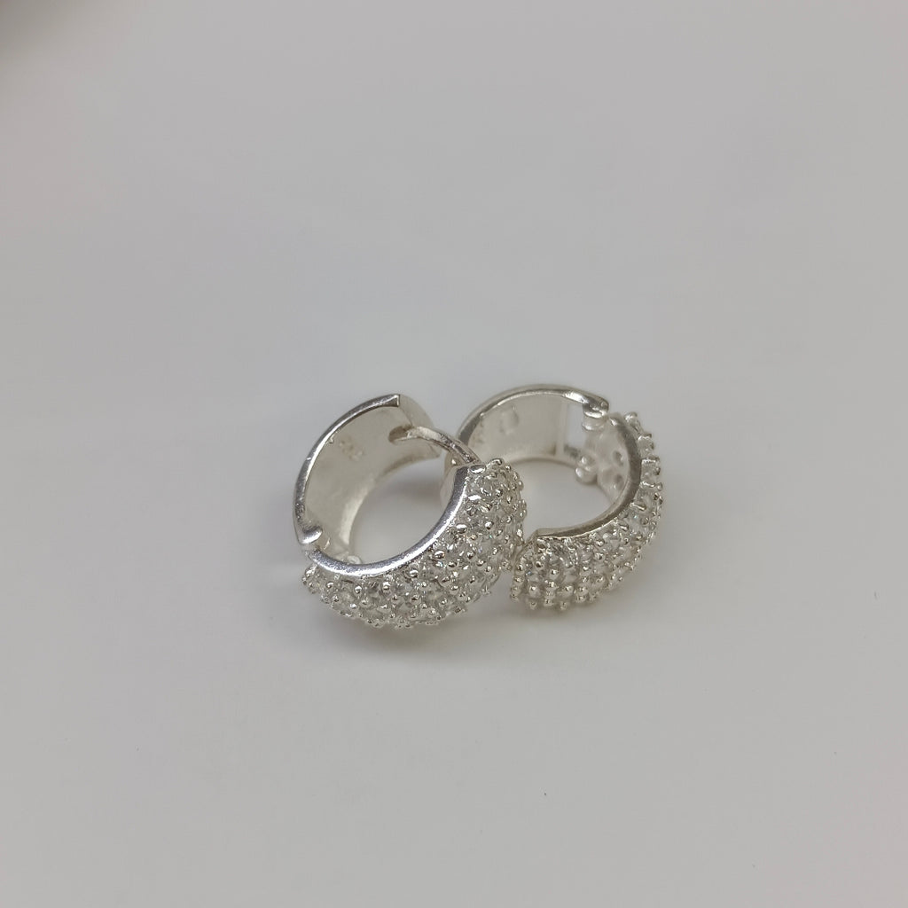 HUGGIES C/CIRCONIAS PLATA .925 5.4 GR (NUEVO)