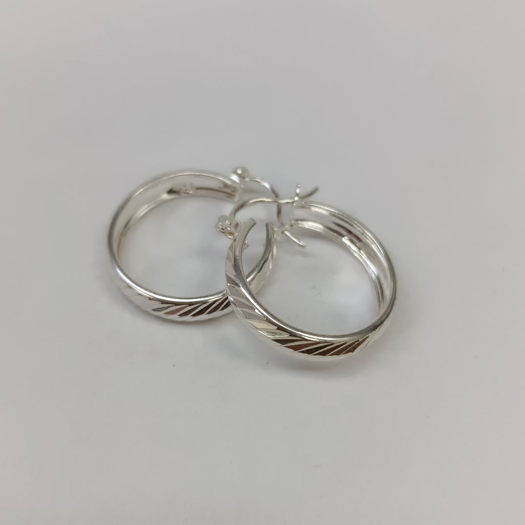 PAR ARRACADAS LABRADAS PLATA .925 2.4 GR (NUEVO)