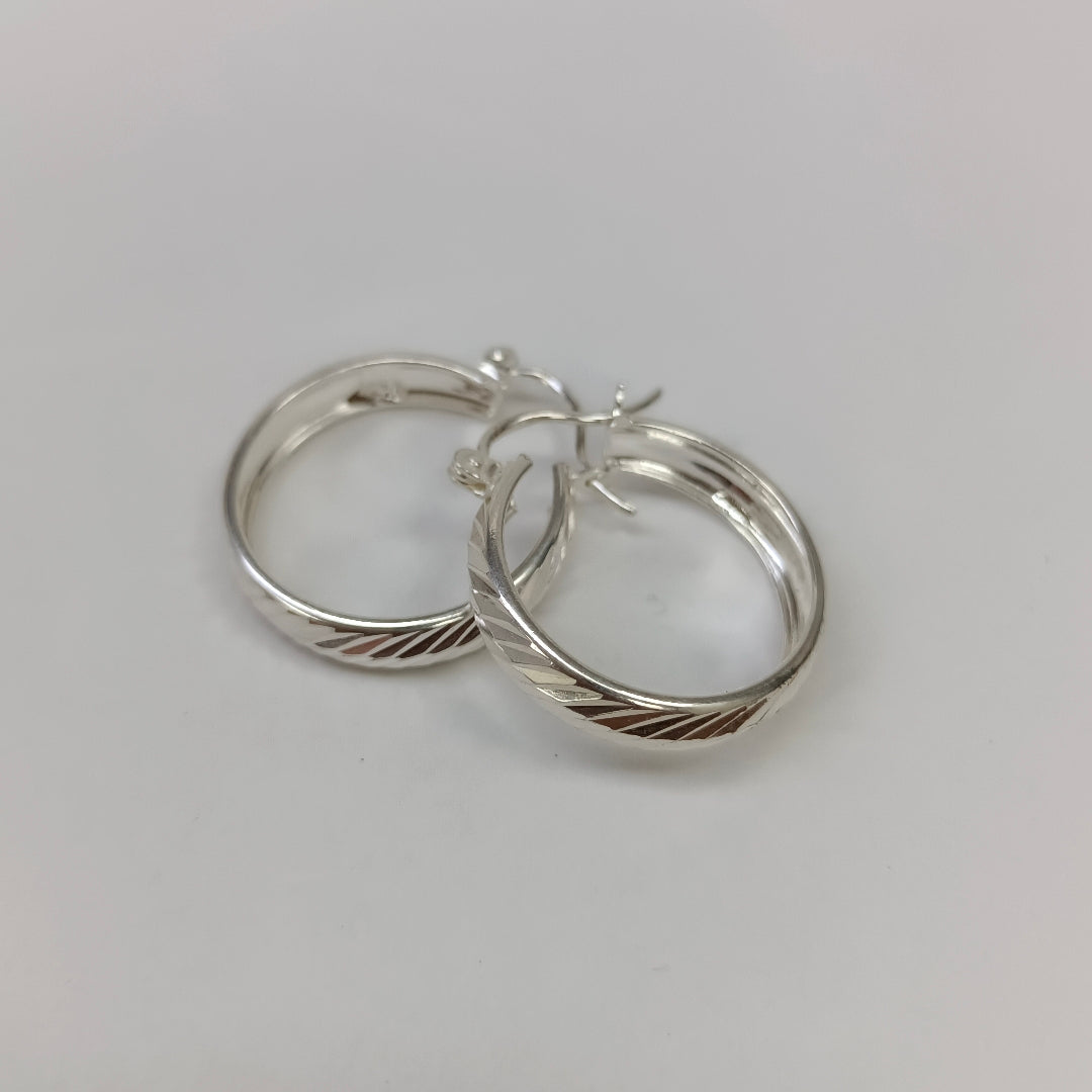 PAR ARRACADAS LABRADAS PLATA .925 2.4 GR (NUEVO)