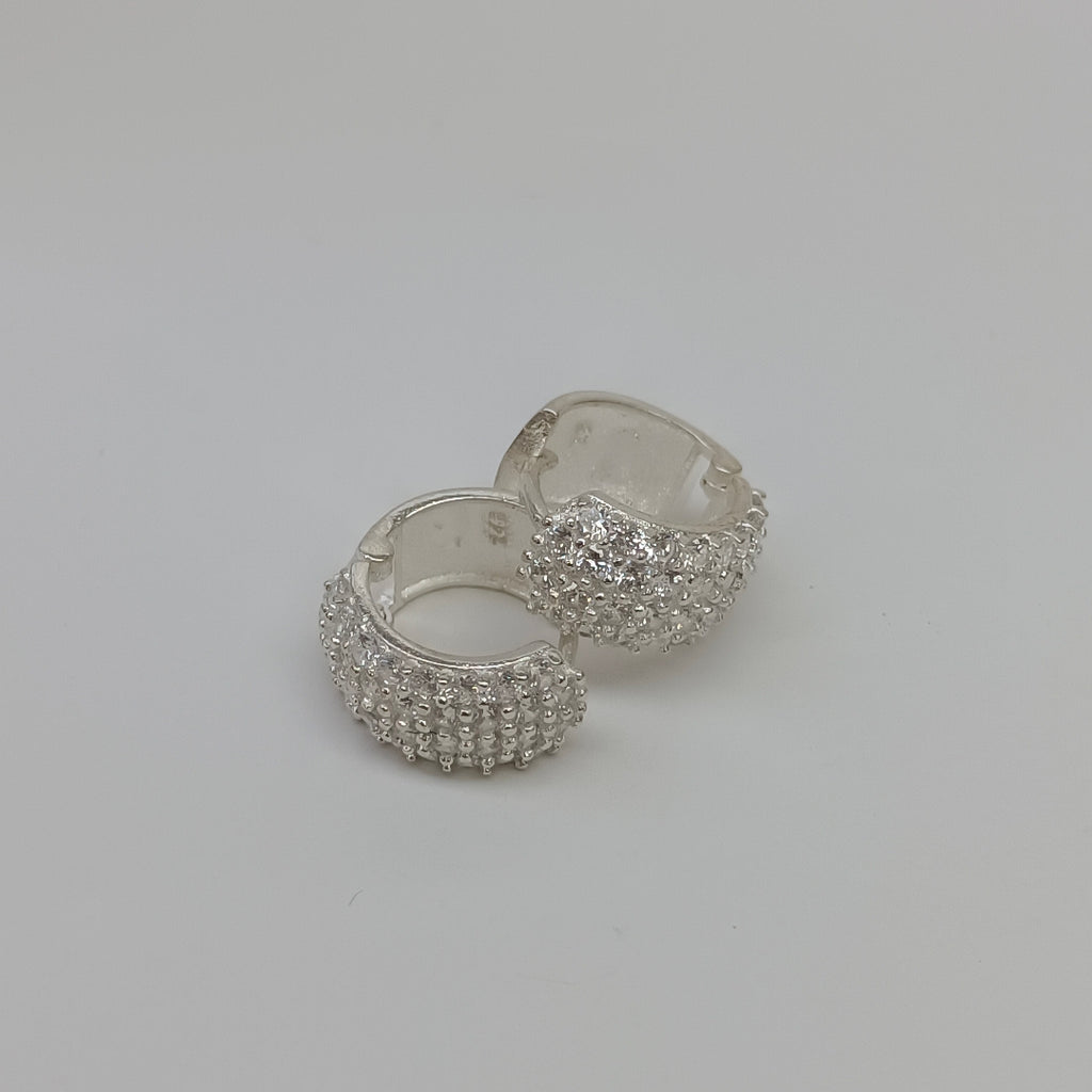 HUGGIES C/CIRCONIAS PLATA .925 5.4 GR (NUEVO)