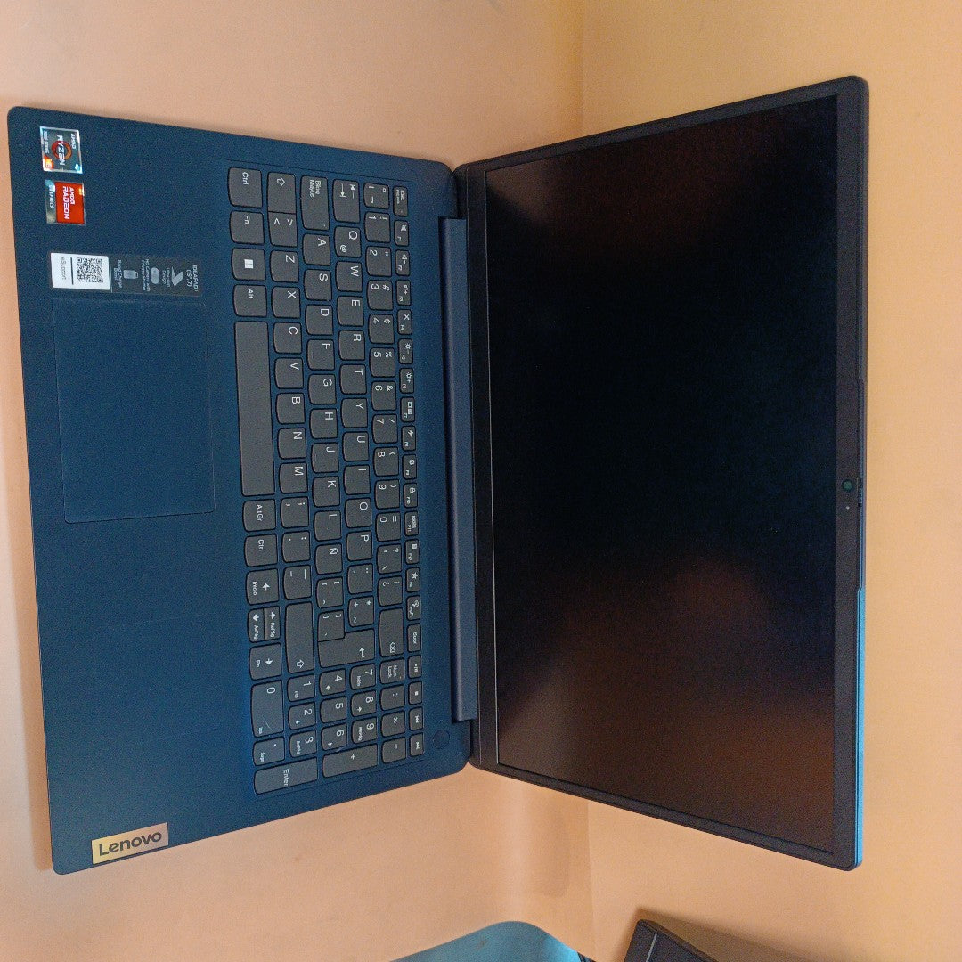 LAPTOP LENOVO IDEAPAD 1 15AMN7 (2023) 512 GB SSD 8 GB RAM (SEMINUEVO)
