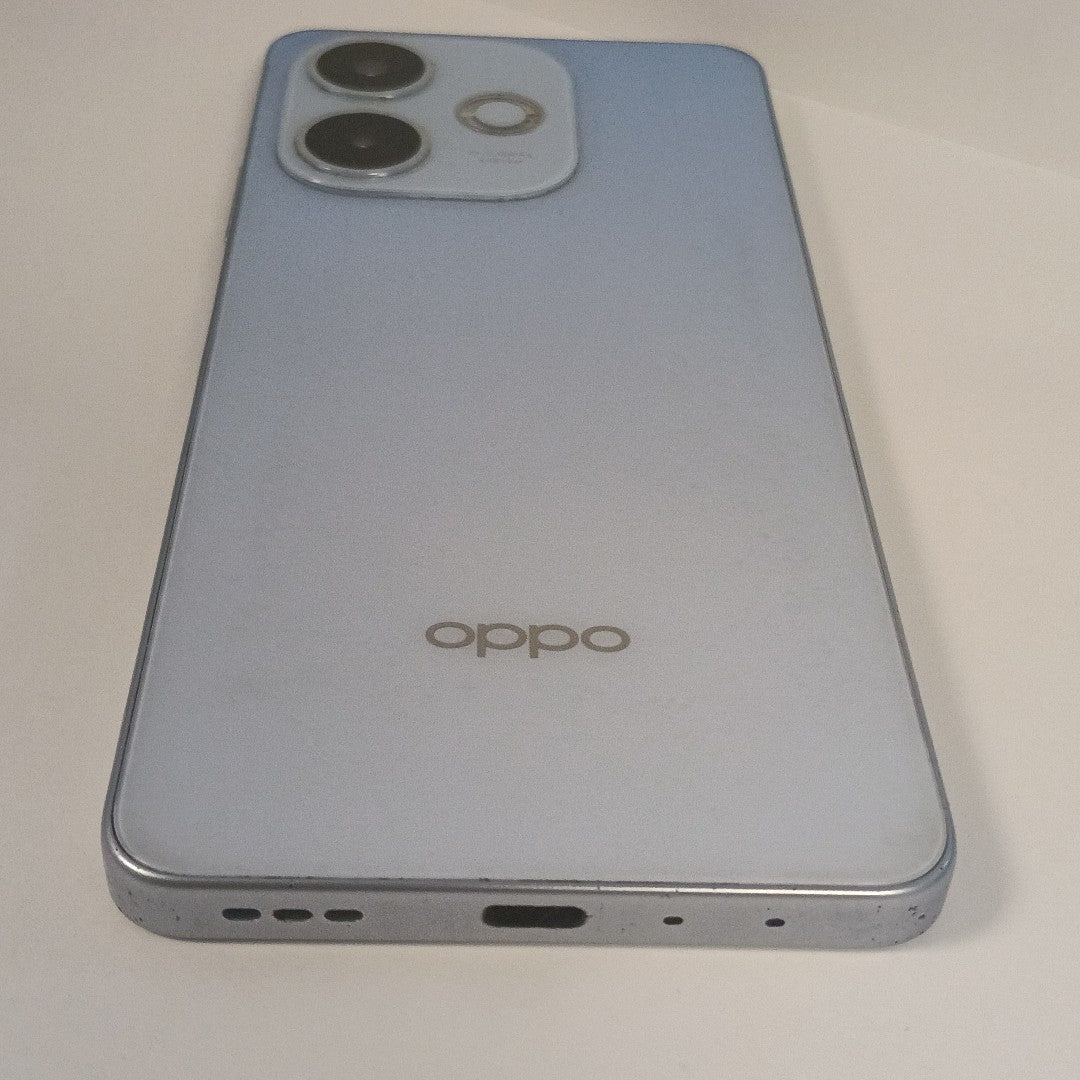 CELULAR OPPO A5 PRO CPH2711 (2025) 256 GB 8 GB RAM (SEMINUEVO)