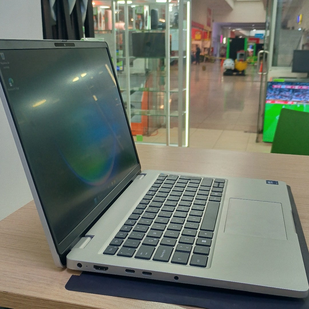 LAPTOP DELL PRO 14 (2025) 512 GB SSD 16 GB RAM (SEMINUEVO)