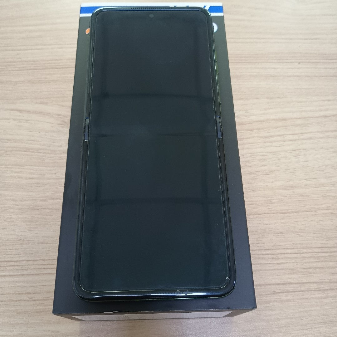 CELULAR MOTOROLA RAZR 50 ULTRA XT2451-3 (2024) 512 GB 12 GB RAM (SEMINUEVO)
