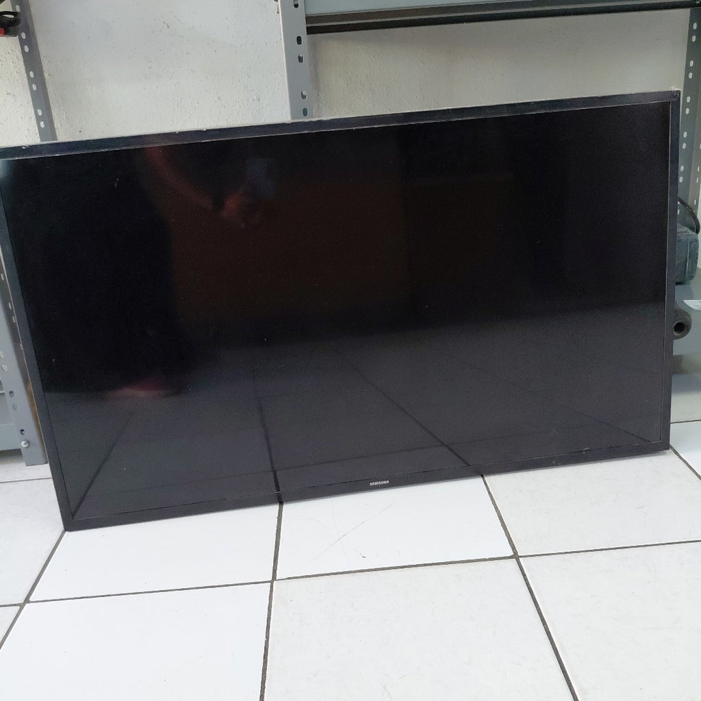 PANTALLA SAMSUNG UN43J5290AF (2019) 43" LED FULL HD (SEMINUEVO)