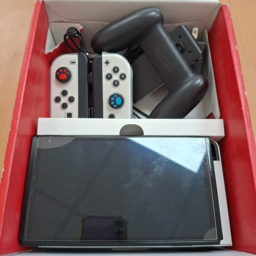 CONSOLA DE VIDEOJUEGO NINTENDO SWITCH OLED 64 GB (SEMINUEVO)