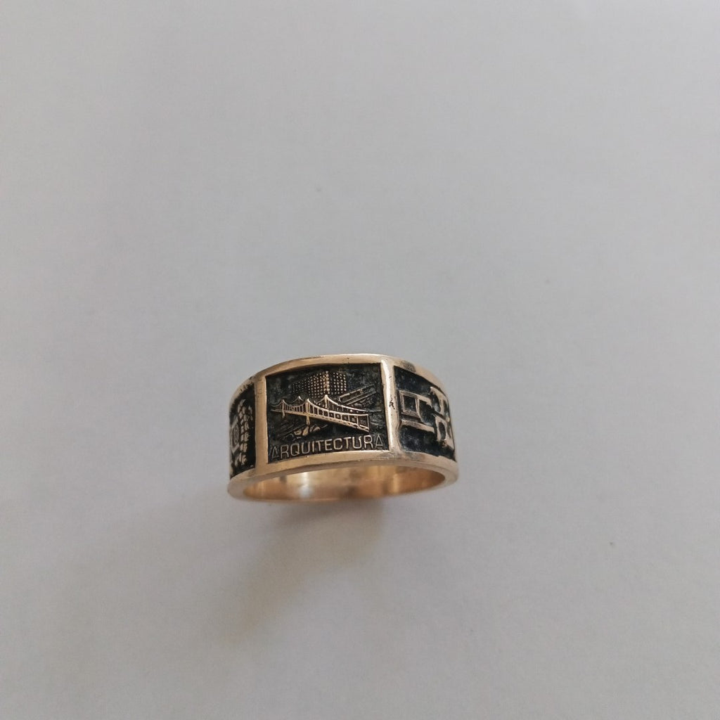 ANILLO DE GRADUACIÓN ORO 8 K 7.4 GRMS (SEMINUEVO)