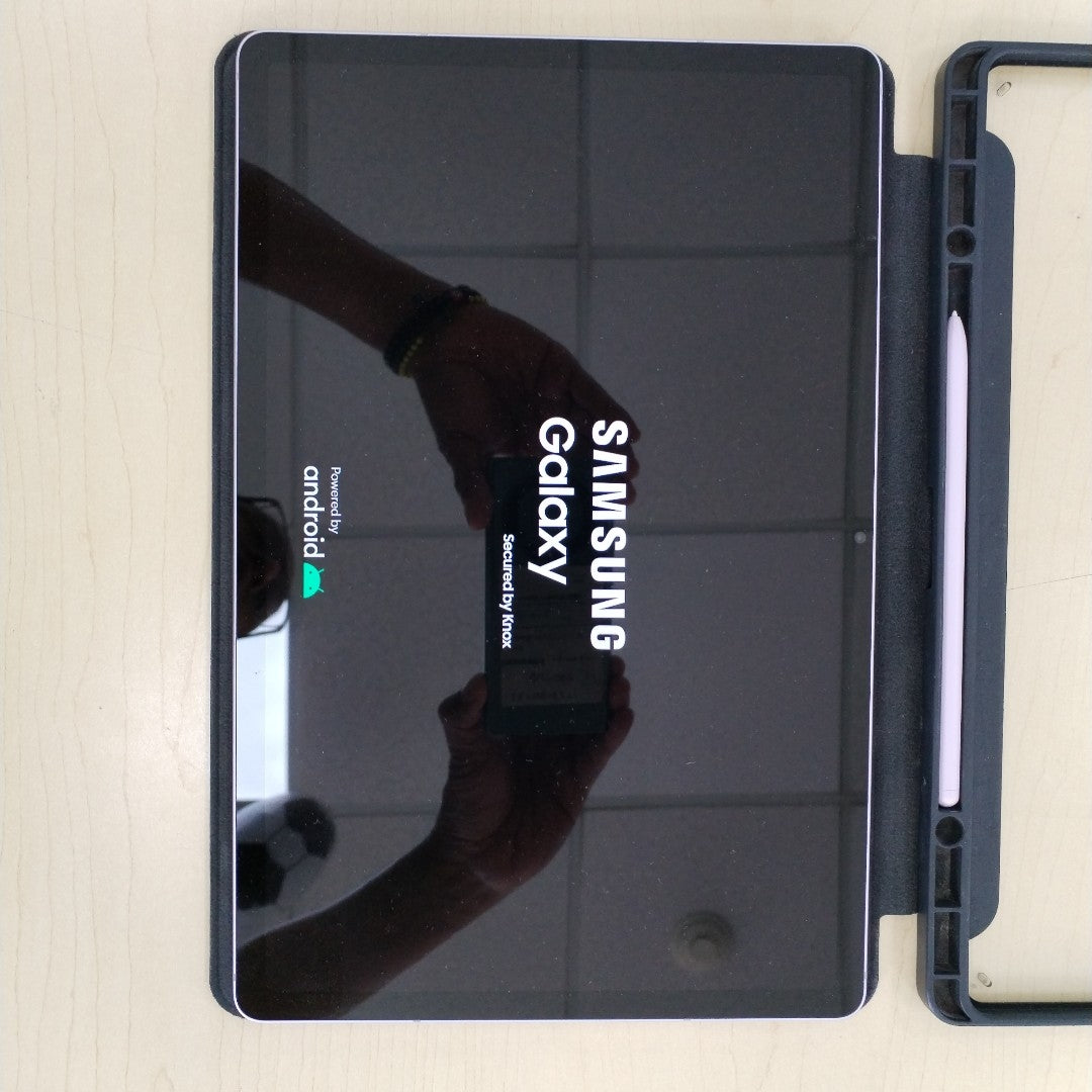 TABLETA SAMSUNG GALAXY TAB S9 FE+ SM-X610 (2023) 256 GB 12 GB RAM (SEMINUEVO)