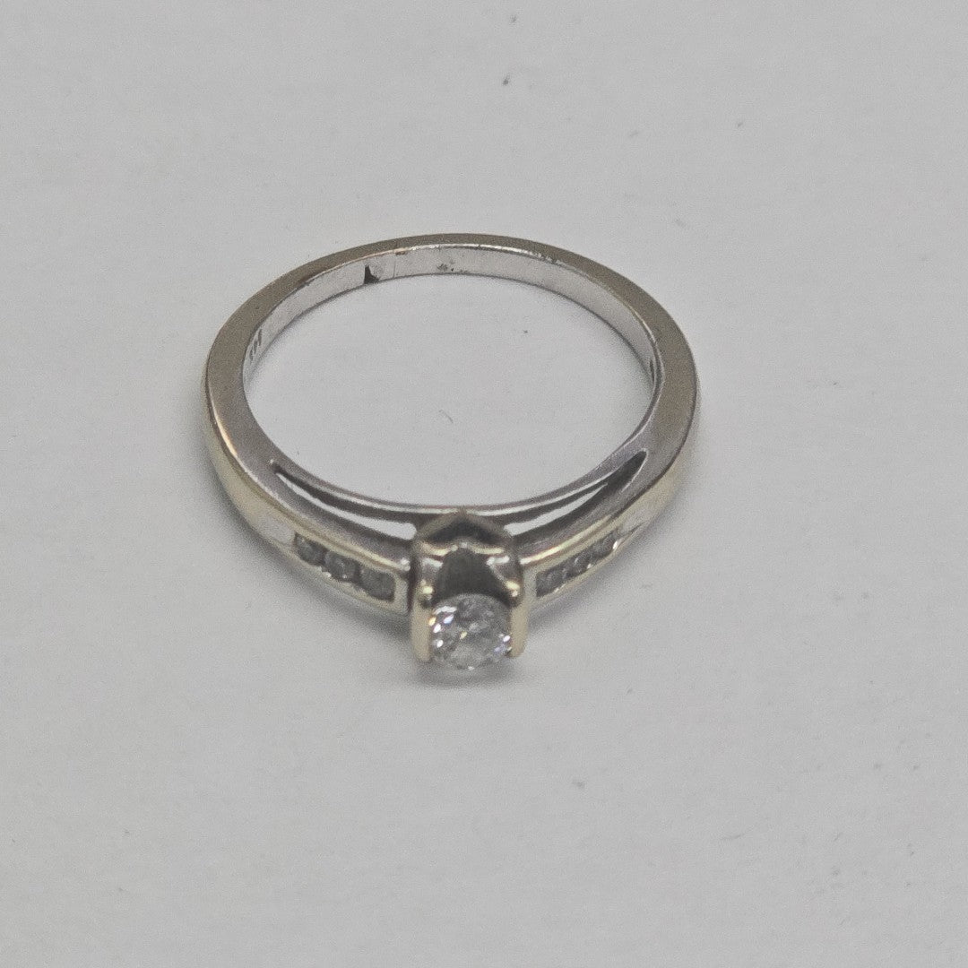 SOLITARIO ORO 14 K 2.6 GRMS (SEMINUEVO)