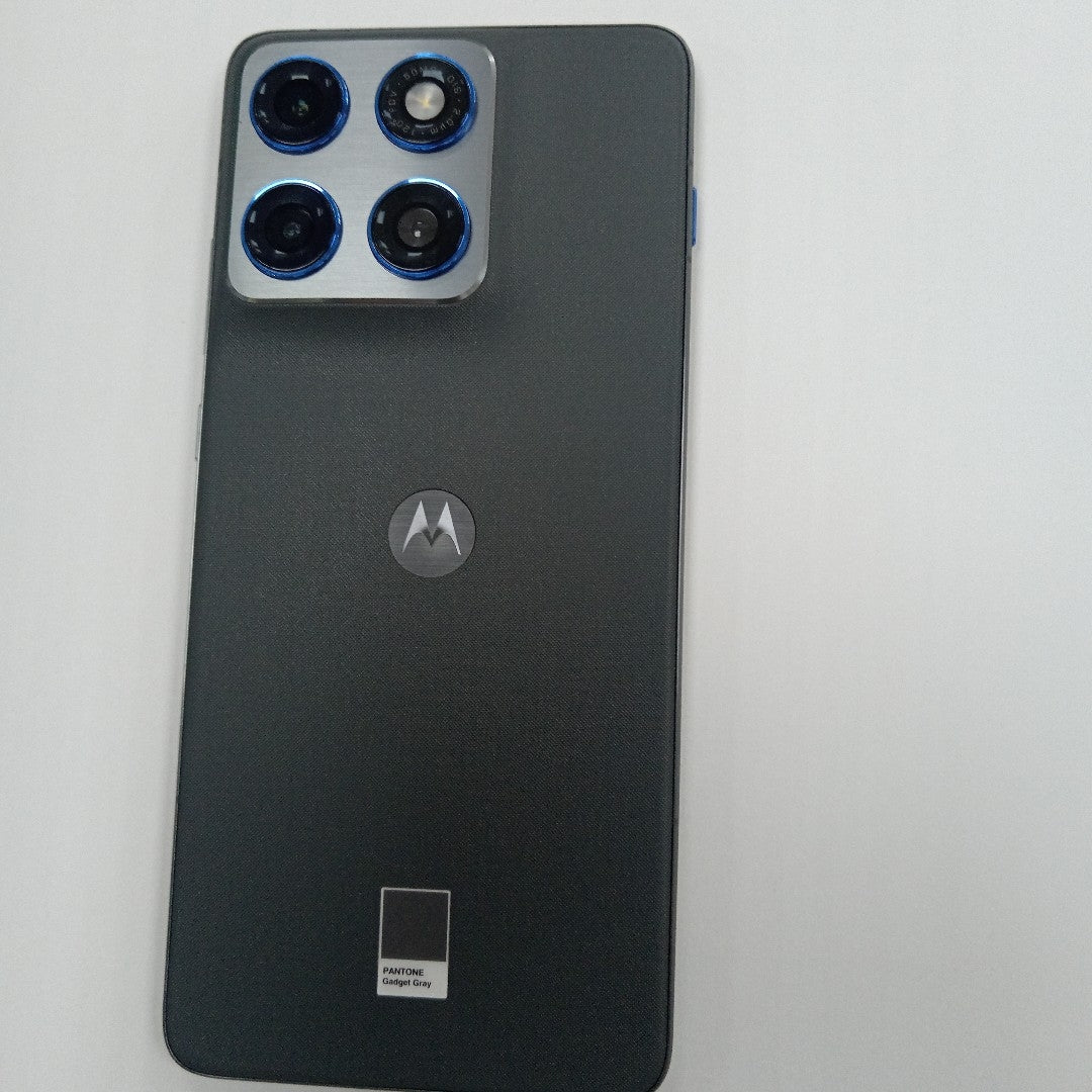 CELULAR MOTOROLA EDGE 70 XT2601-3 (2025) 512 GB 12 GB RAM (SEMINUEVO)