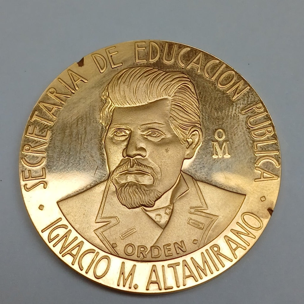 MEDALLA CONMEMORATIVA ORO 21 K 42 GRMS (SEMINUEVO)