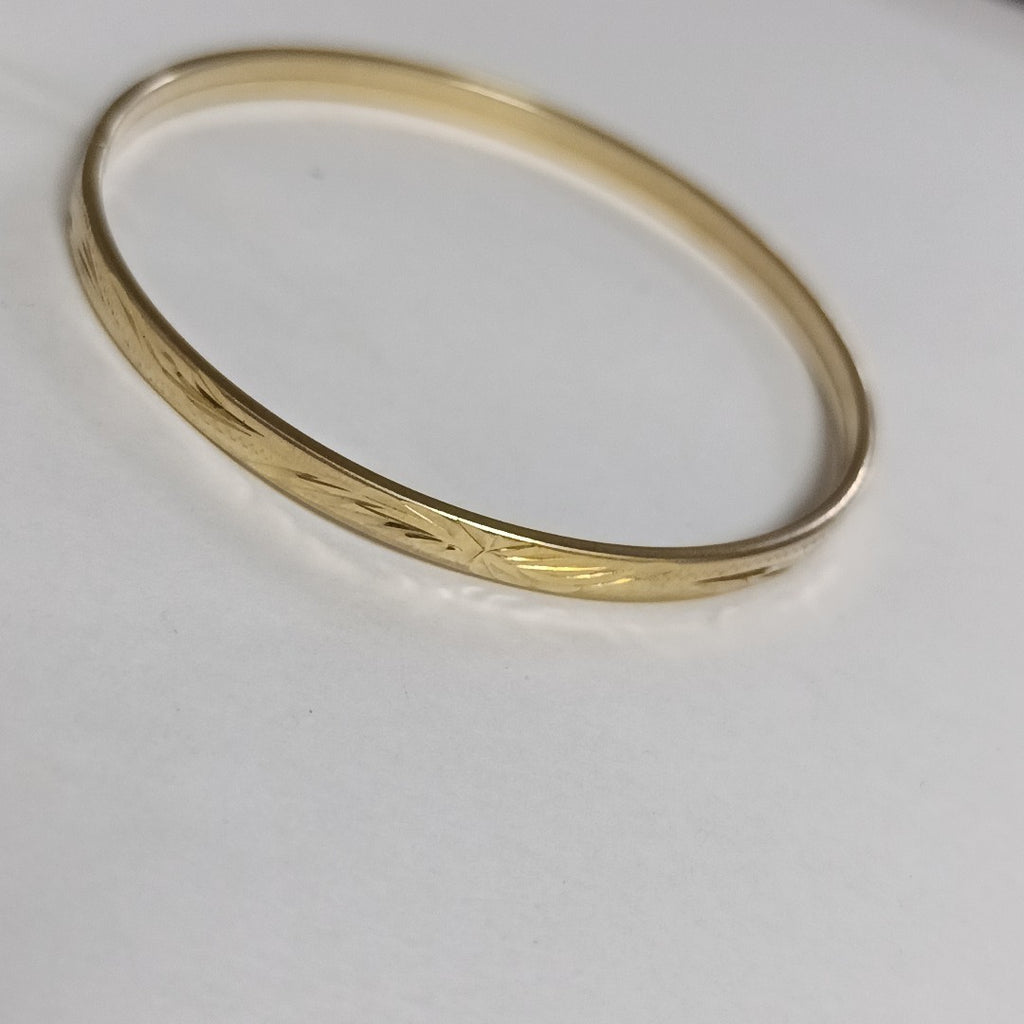 PULSERA RIGIDA ORO 10 K 4.7 GRMS (SEMINUEVO)