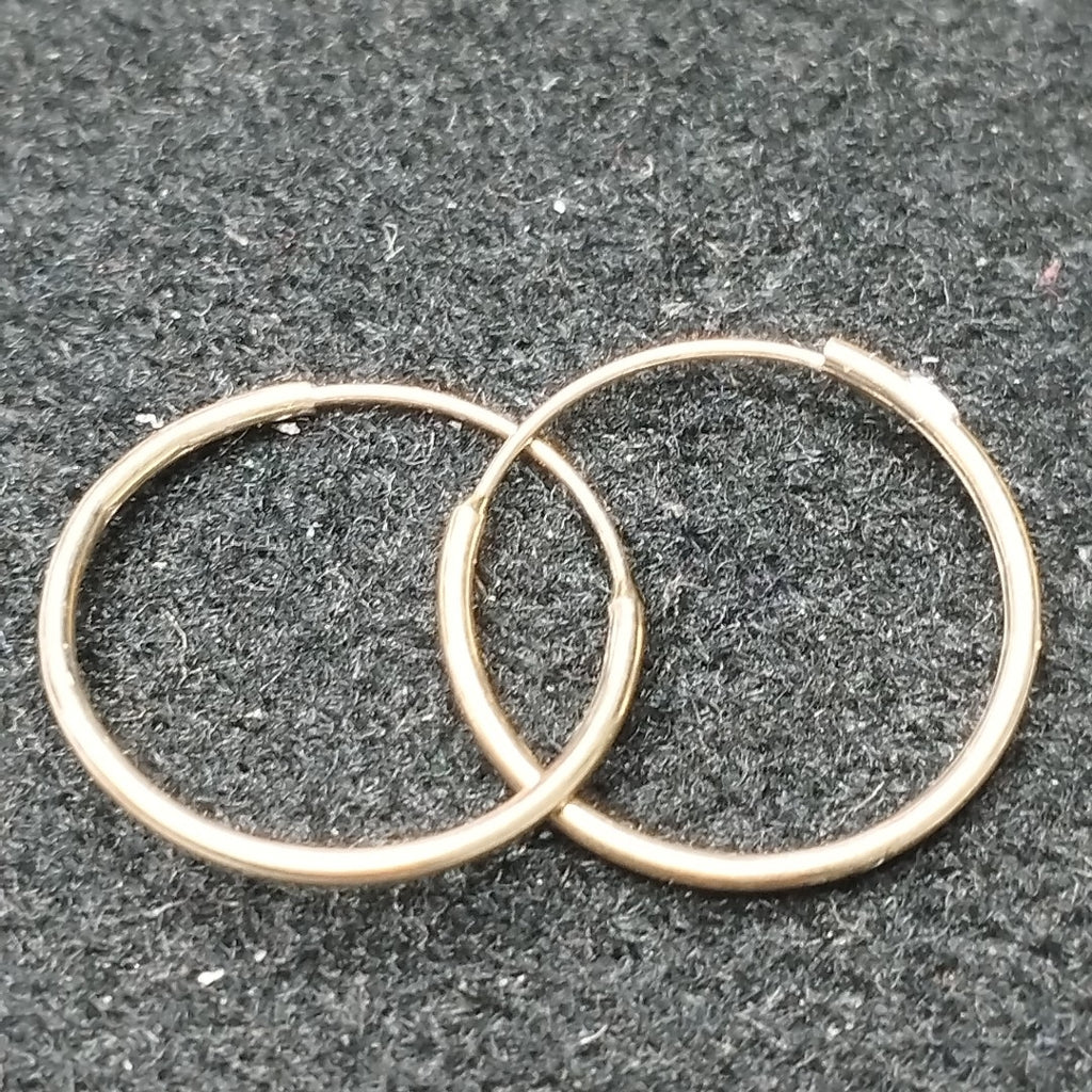 ARRACADAS PAR ORO 10 K 0,30 GRMS (SEMINUEVO)