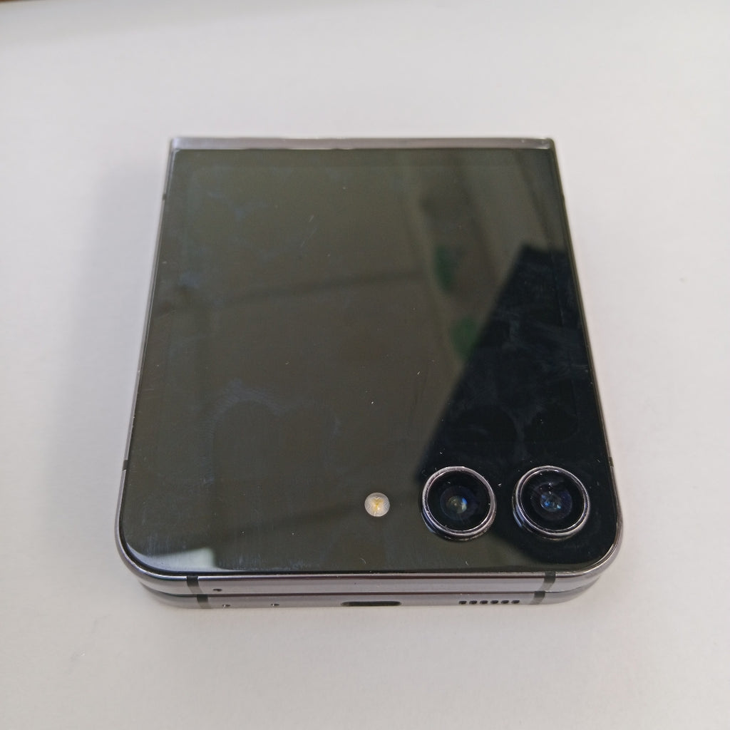 CELULAR SAMSUNG GALAXY Z FLIP 5 SM-F731B (2023) 256 GB 8 GB RAM (SEMINUEVO)