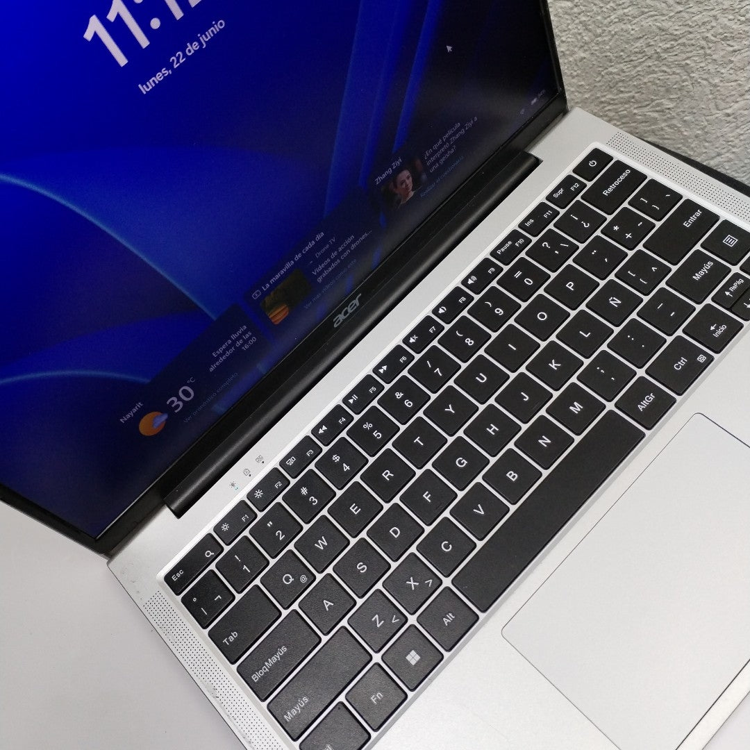 LAPTOP ACER ASPIRE LITE 14 AL14-31P-353Y (2024) 512 GB SSD 8 GB RAM (SEMINUEVO)