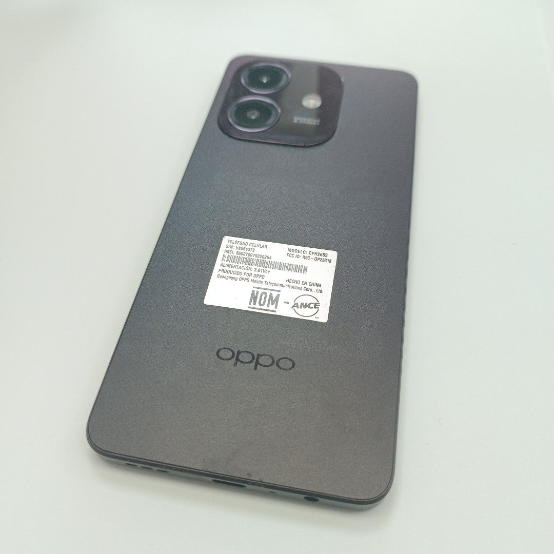 CELULAR OPPO A40 CPH2669 (2024) 256 GB 4 GB RAM (SEMINUEVO)