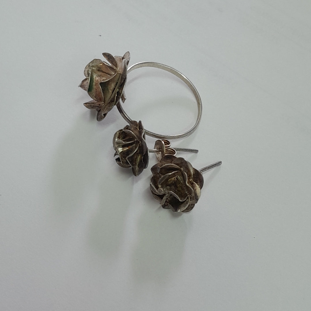 ANILLITO,ARETES PAR,DIJE PLATA 6,30 GRMS (SEMINUEVO)