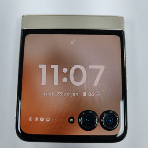 CELULAR MOTOROLA RAZR 50 5G XT2453-1 512 GB 12 GB RAM (SEMINUEVO)