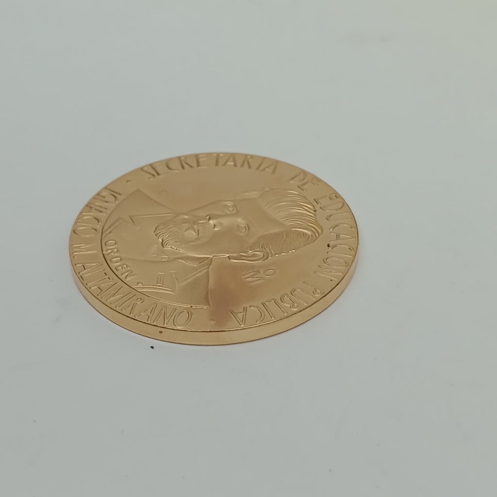 MEDALLA CONMEMORATIVA ORO 21 K 42.1 GRMS (SEMINUEVO)