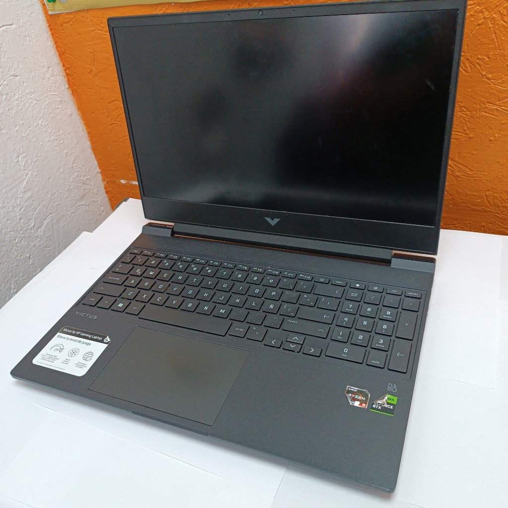 LAPTOP HP VICTUS 15-FB0123LA (2023) 512 GB SSD 16 GB RAM (SEMINUEVO)