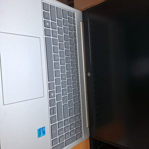 LAPTOP HP 15-FD0236LA (2025) 512 GB SSD 8 GB RAM (SEMINUEVO)