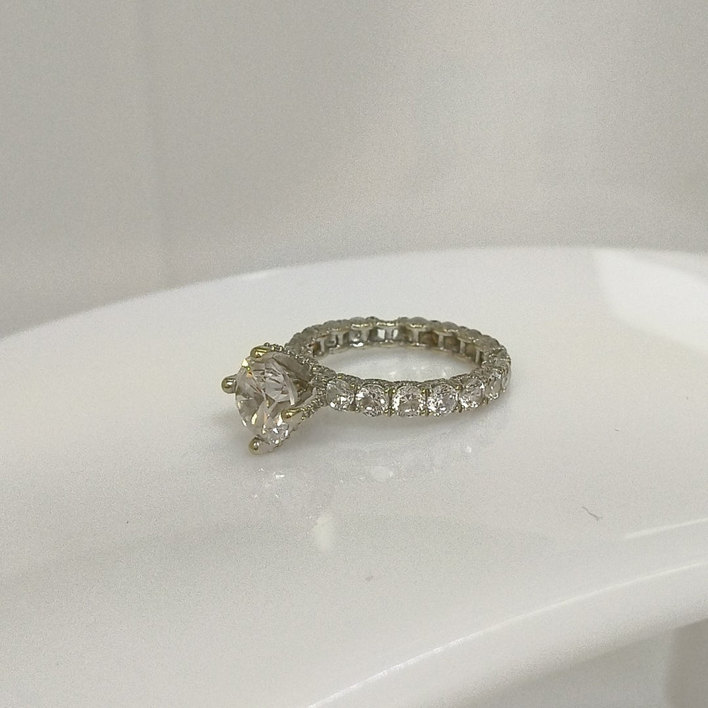 ANILLITO ORO BLANCO 14 K 3.7 GRMS (SEMINUEVO)