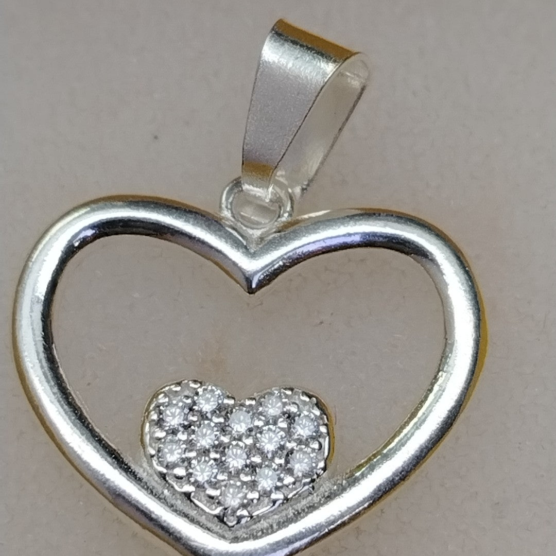 DIJE CORAZON C/CIRCONIAS PLATA .925 2.8 GR (NUEVO)