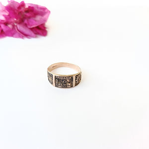 ANILLO DE GRADUACIÓN ORO 10 K 2,70 GRMS (SEMINUEVO)